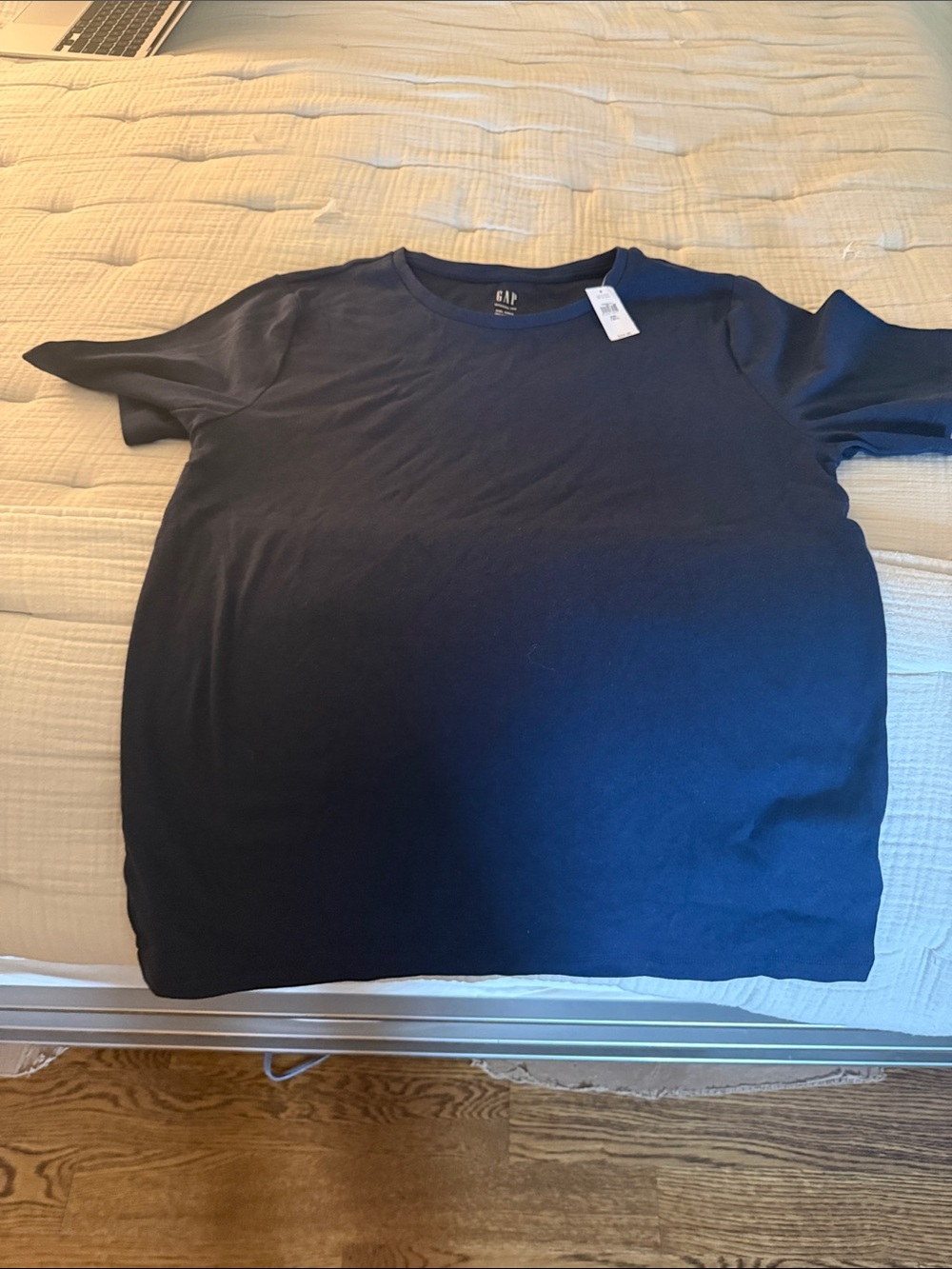NWT Women’s Modern T GAP Solid Navy Crew Tee